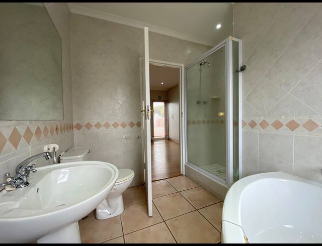 3 BEDROOM FREESTANDING TO LET IN PARKLANDS